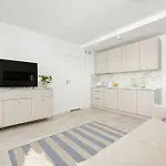 Baltic Whispers Z Basenem Easy- Rent D25 * Pobierowo