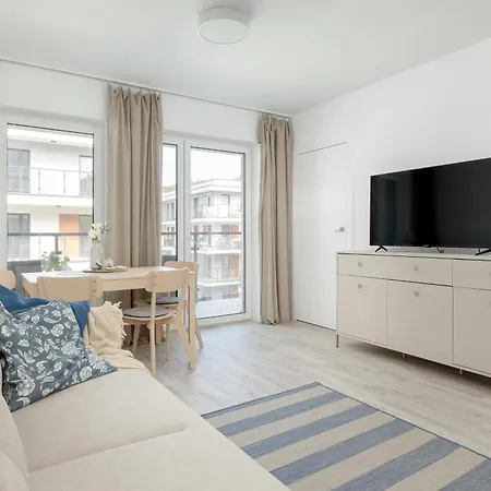 Baltic Whispers Z Basenem Easy- Rent D25 *