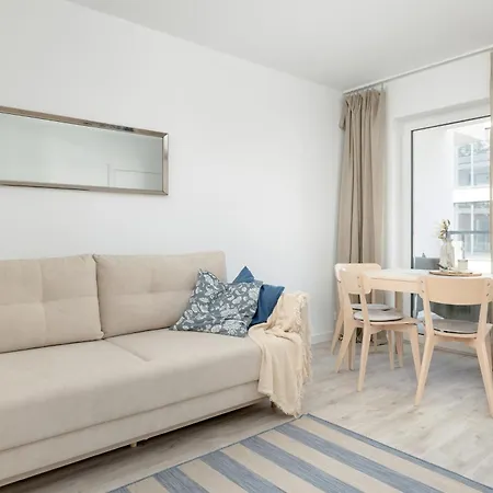 Baltic Whispers Z Basenem Easy- Rent D25